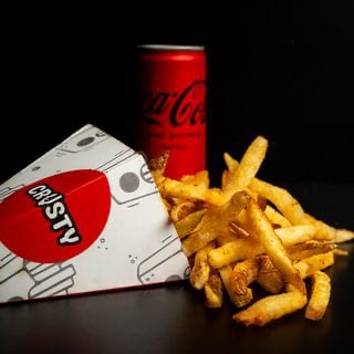 بطاطس مقلية ومشروب